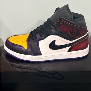 Air Jordan 1 Mid SE | Shown: True Red/White/Court Purple/Black | size: 8.5